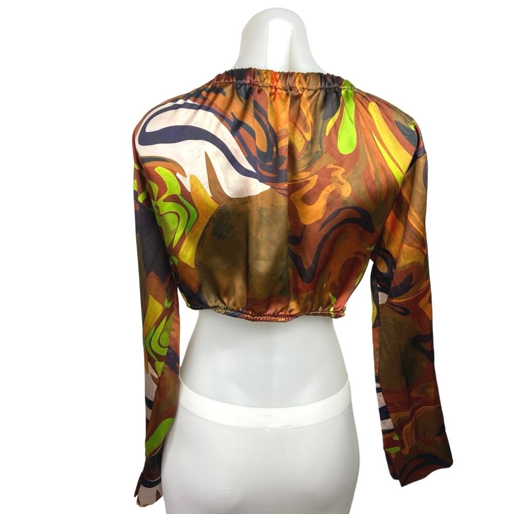 PrettyLittleThing Multicolor Swirl Print Twisted Long Sleeve V-neck Crop Top 8 - Picture 2 of 4